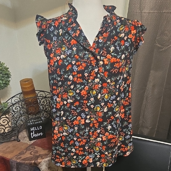 LOFT Black Floral Ruffle Blouse - Picture 1 of 5